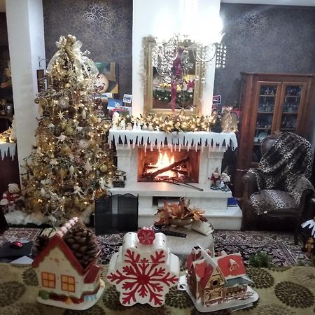 House In The Village Fotolivos ภายนอก รูปภาพ