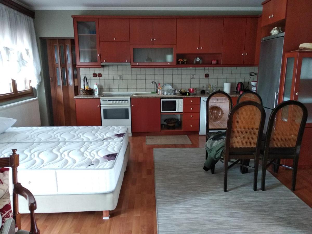 House In The Village Fotolivos ภายนอก รูปภาพ