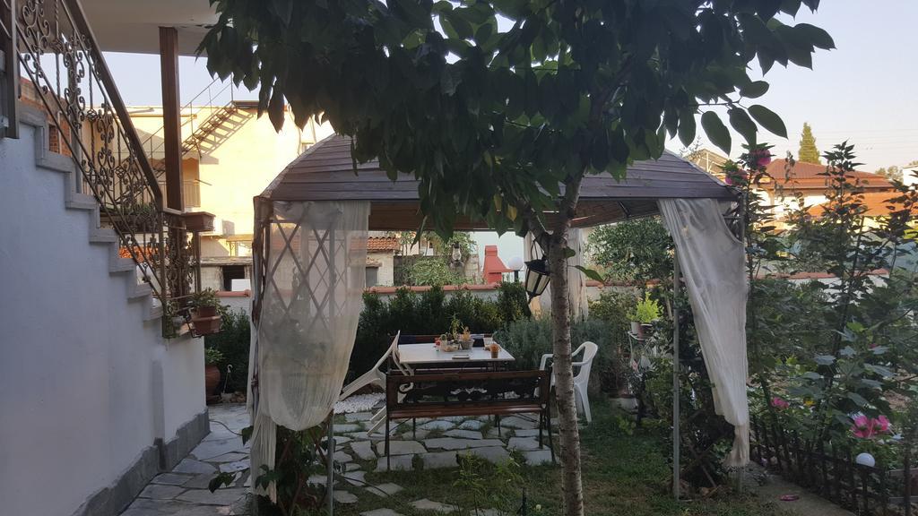 House In The Village Fotolivos ภายนอก รูปภาพ