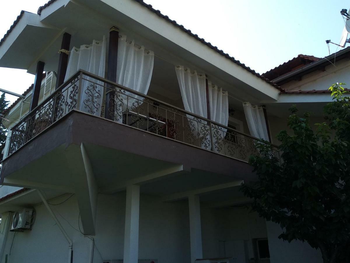 House In The Village Fotolivos ภายนอก รูปภาพ