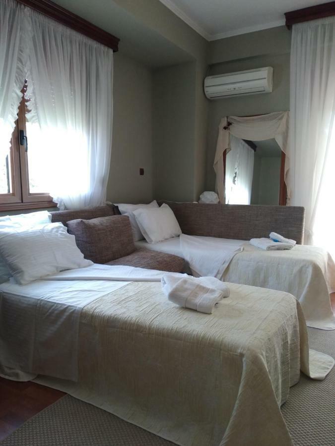 House In The Village Fotolivos ภายนอก รูปภาพ
