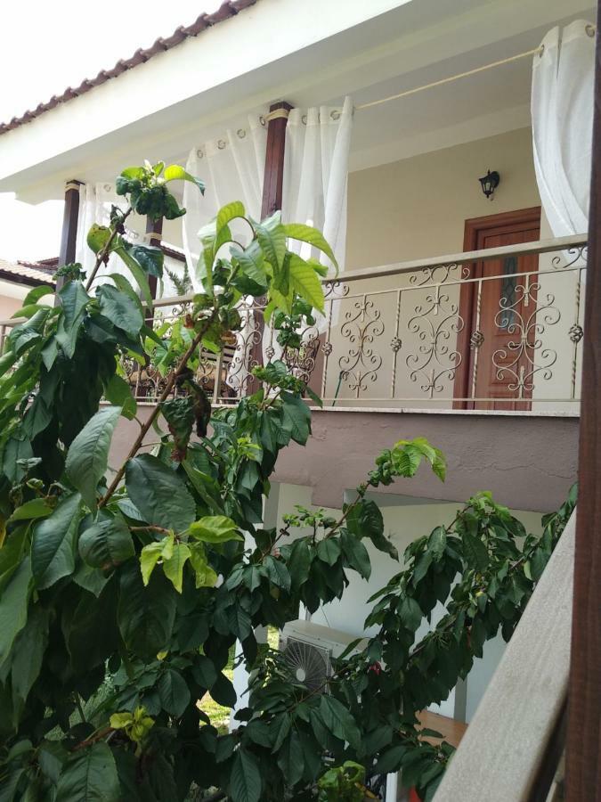 House In The Village Fotolivos ภายนอก รูปภาพ